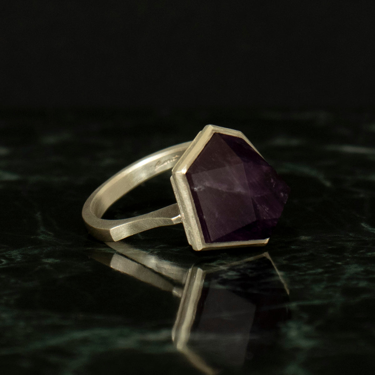 Amethyst Ring / Silver matte _ Polygon #01