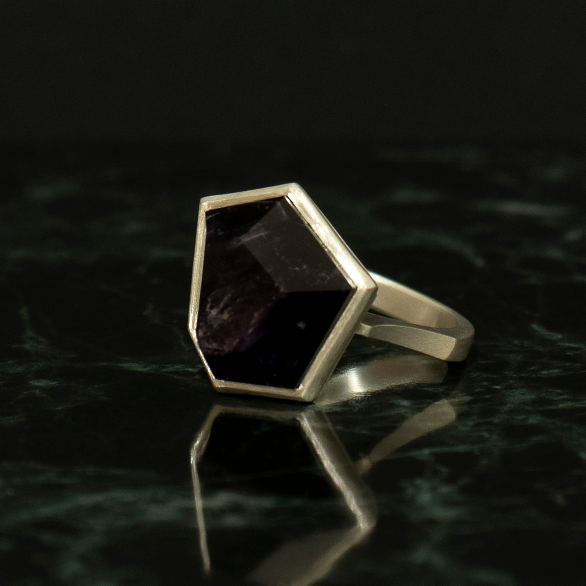 Amethyst Ring / Silver matte _ Polygon #02