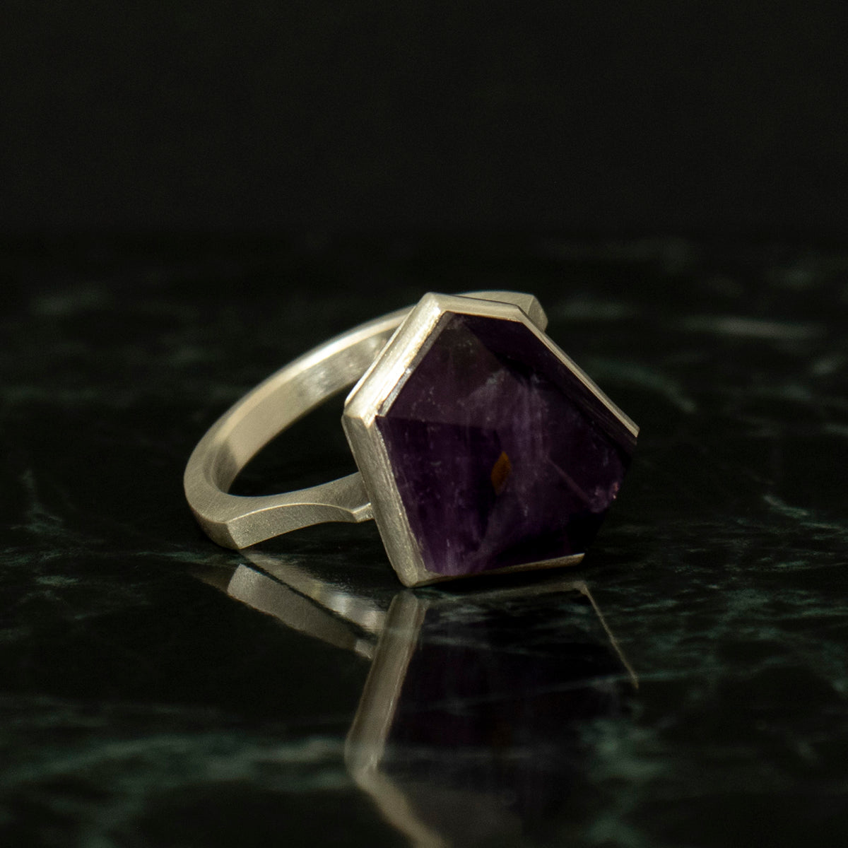 Amethyst Ring / Silver matte _ Polygon #04