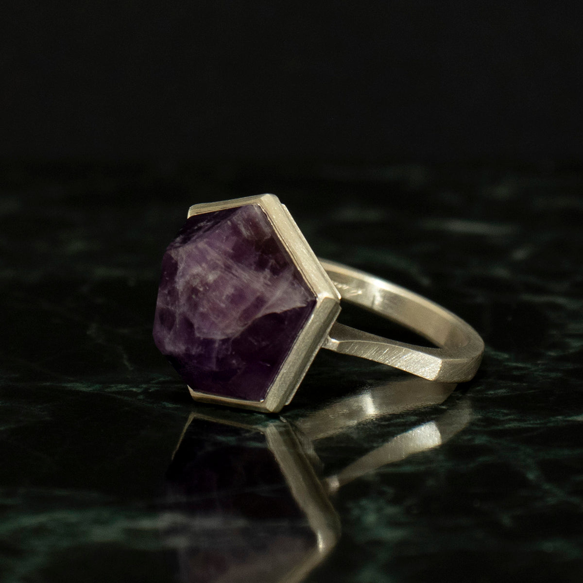 Amethyst Ring / Silver matte _ Polygon #05