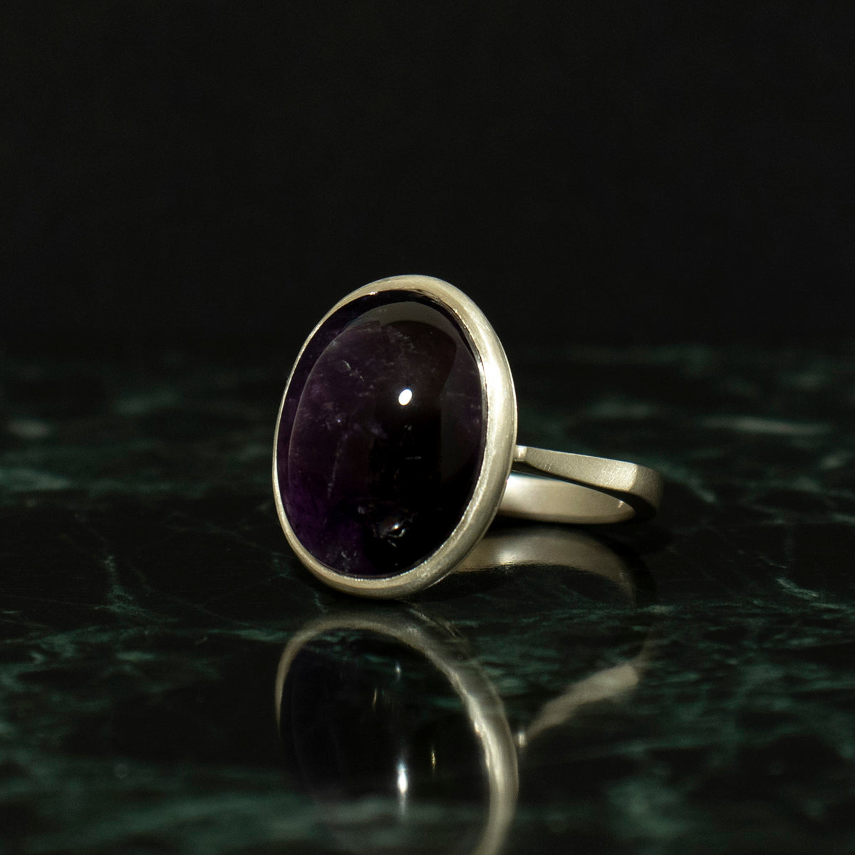 Amethyst Ring / Silver matte _ Dome #01