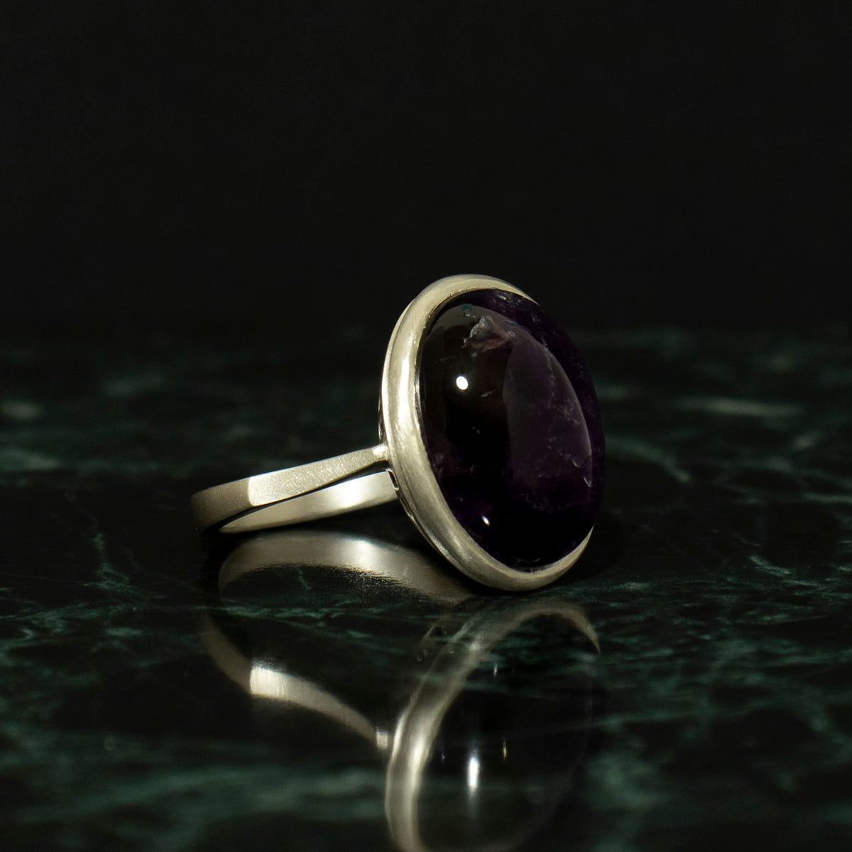 Amethyst Ring / Silver matte _ Dome #01