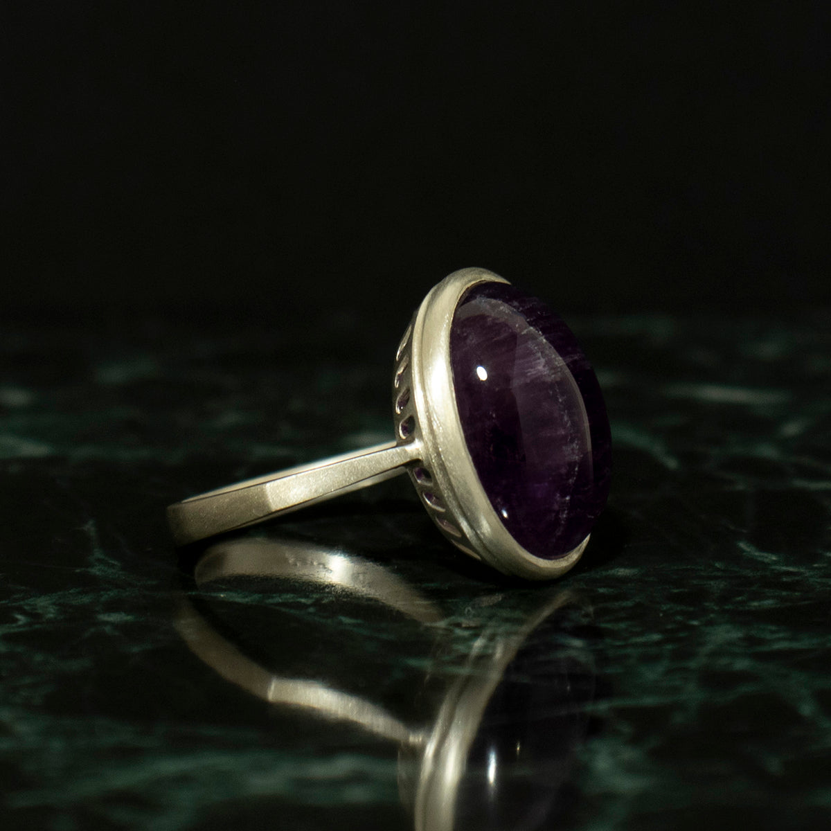 Amethyst Ring / Silver matte _ Dome #02