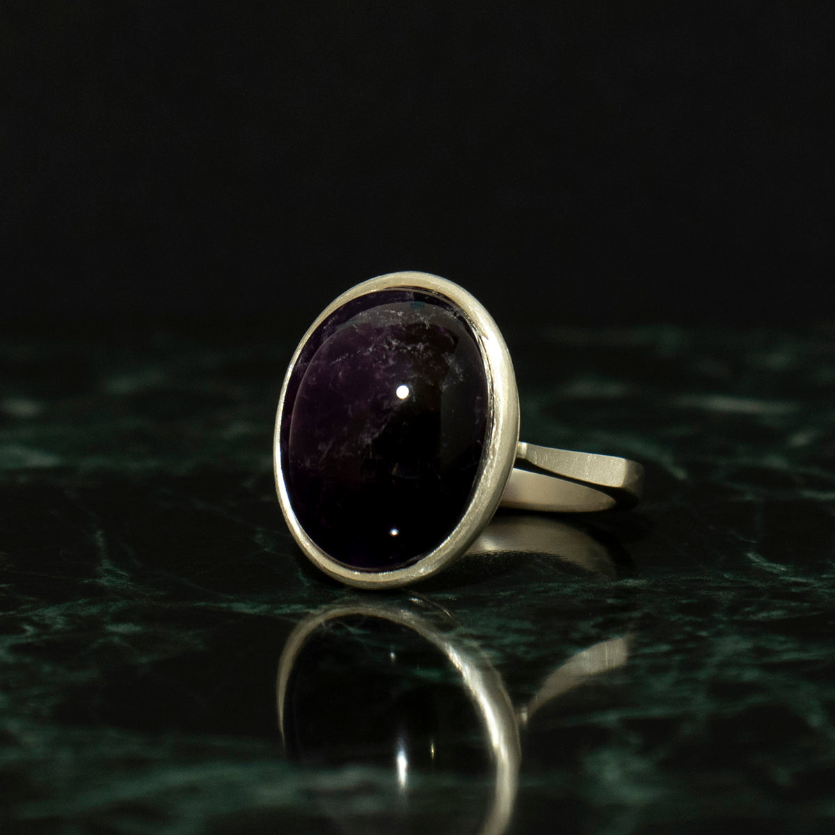 Amethyst Ring / Silver matte _ Dome #04