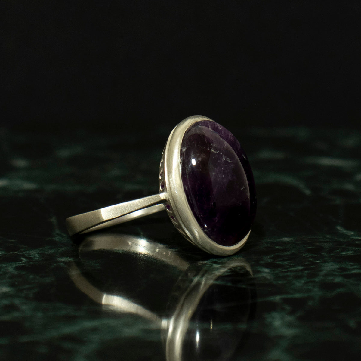 Amethyst Ring / Silver matte _ Dome #05