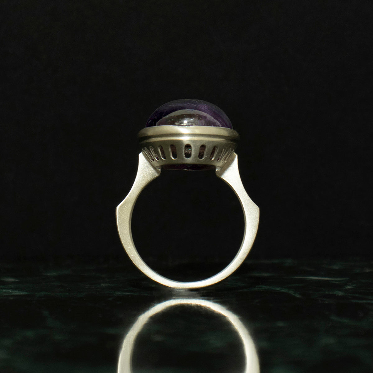 Amethyst Ring / Silver matte _ Dome #01