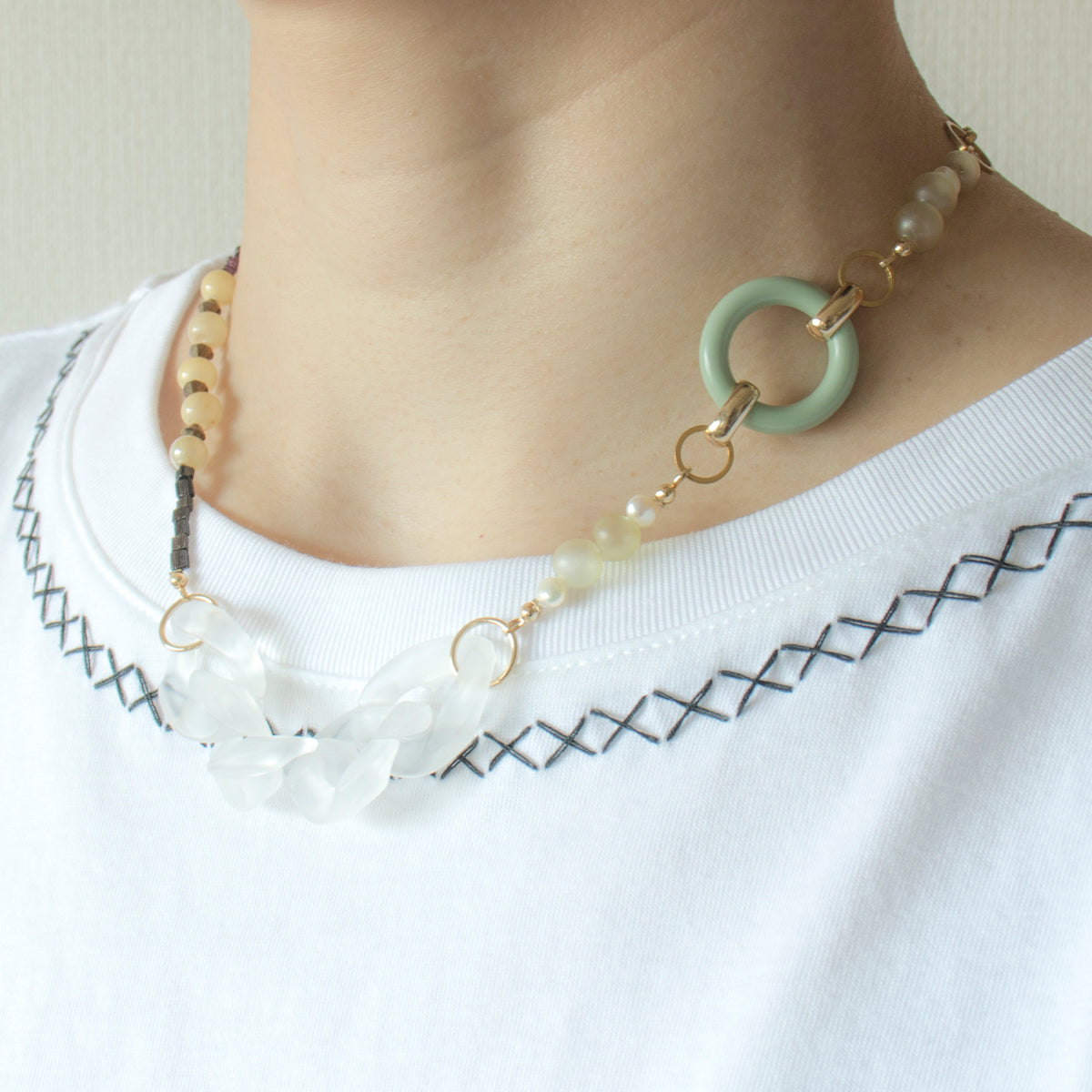 Crayon Necklace Short White